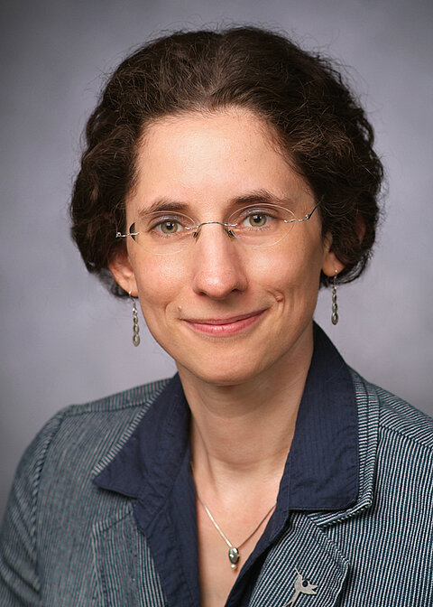 Lena Oetzel